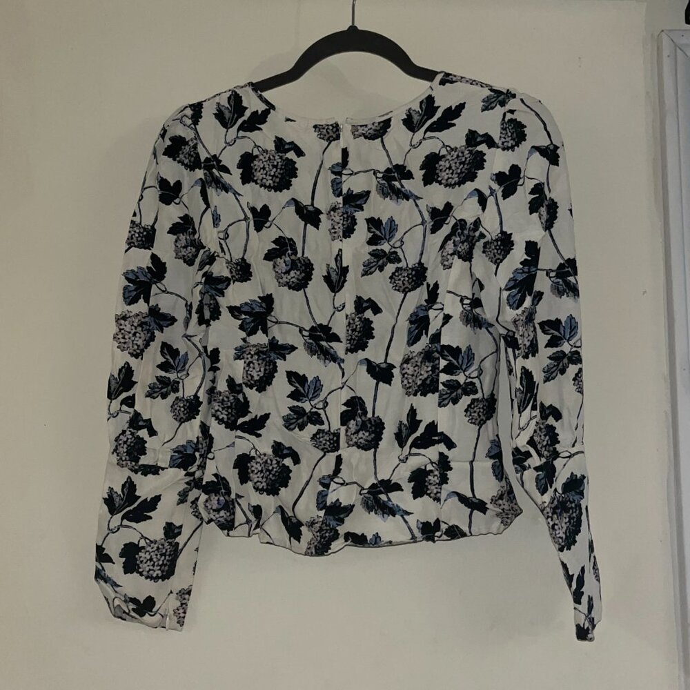 Club Monaco Floral Print Women's Long Sleeve Top size xs - Picture 2 of 2